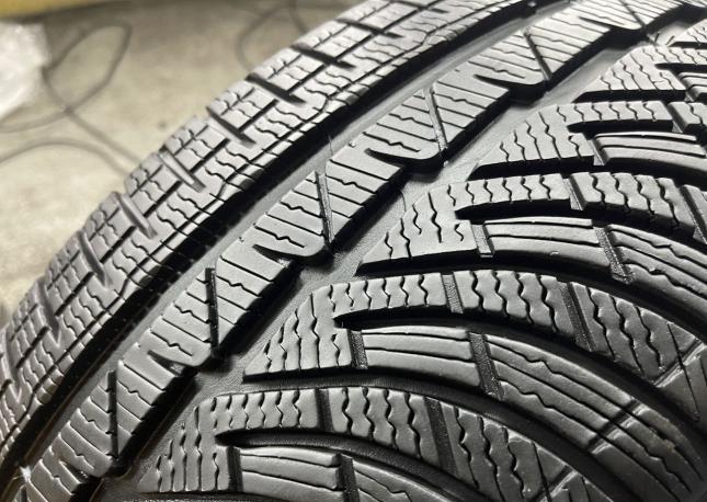 Michelin Pilot Alpin PA4 225/45 R18