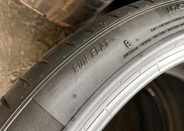 Pirelli P Zero PZ4 245/40 R21 100Y