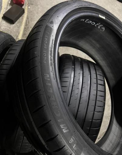 Michelin Pilot Sport 4 S 275/35 R22