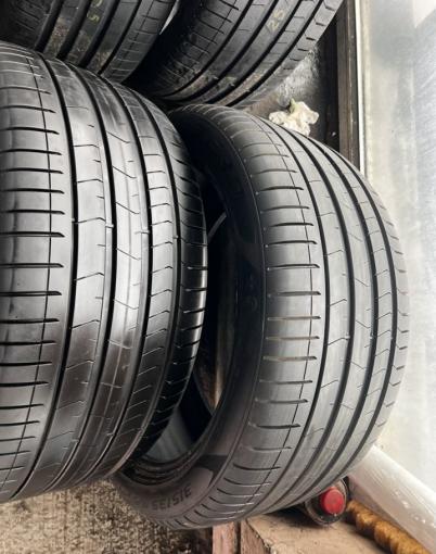 Pirelli P Zero PZ4 275/40 R21 и 315/35 R21