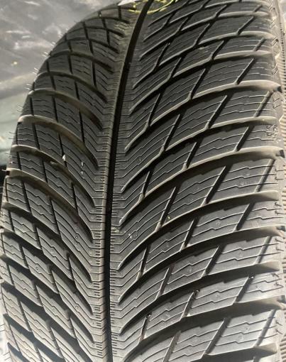 Michelin Alpin 5 235/40 R19