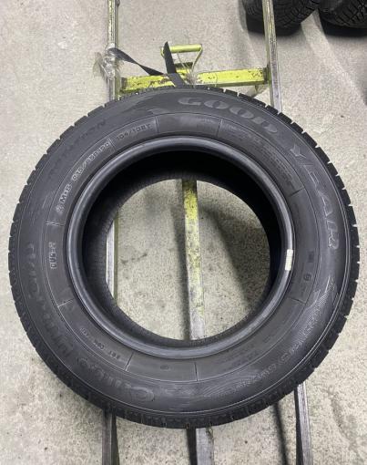 Goodyear Cargo Ultra Grip 215/65 R15C