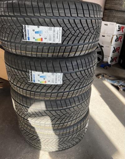 Goodyear UltraGrip Performance Gen-1 285/35 R22