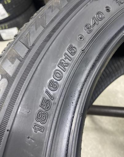 Bridgestone Blizzak VRX 185/60 R15