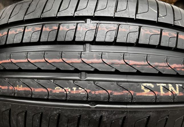 Pirelli Cinturato P7 255/40 R18