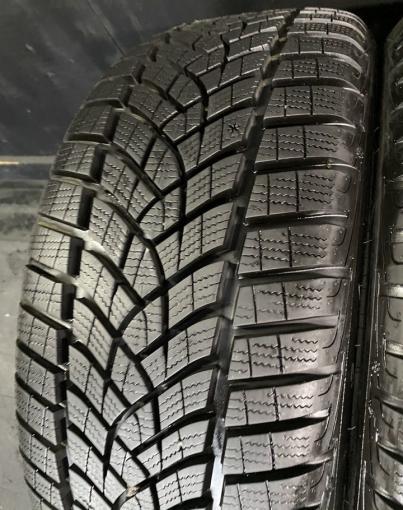 Goodyear UltraGrip Performance 215/45 R18