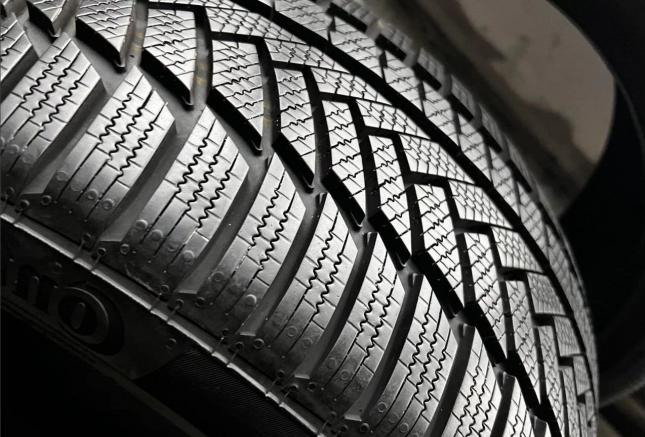 Continental ContiWinterContact TS 850 P 245/40 R18 и 265/35 R18 V