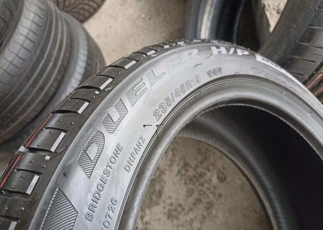 Bridgestone Dueler H/P 235/45 R19