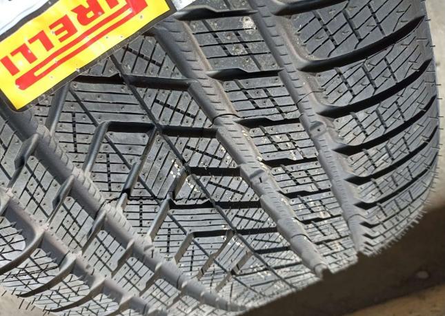 Pirelli Scorpion Winter 2 315/30 R22