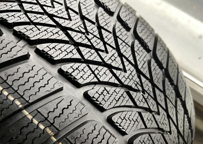 Dunlop SP Winter Sport 4D 275/30 R21