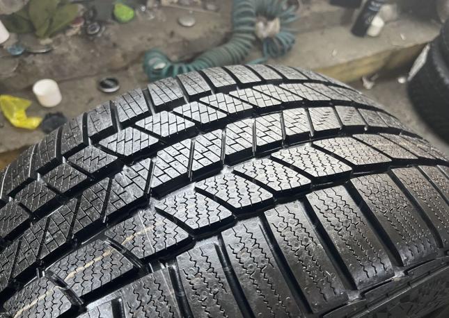 Continental ContiWinterContact TS 810 Sport 285/35 R20 104V