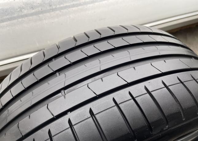 Pirelli P Zero Corsa 245/40 R19