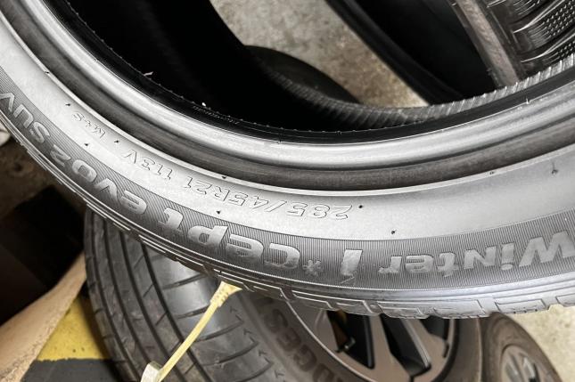 Hankook Winter I&#39;Cept Evo2 W320 285/45 R21