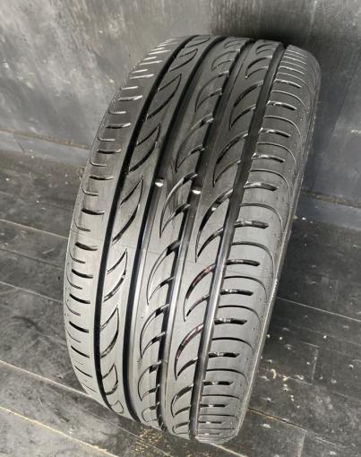 Pirelli P Zero Nero 245/40 R19