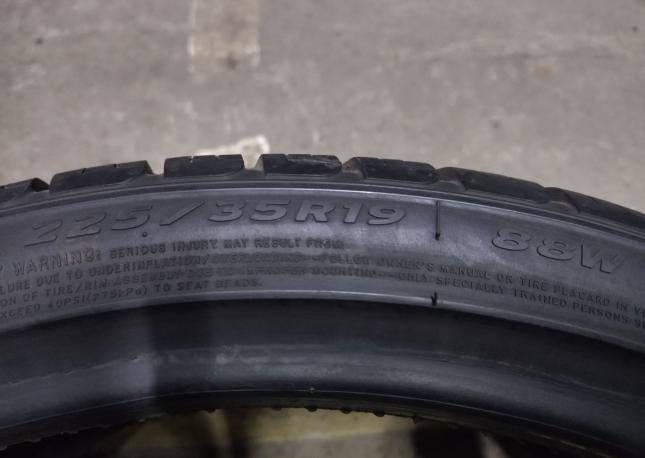 Minerva Emi Zero 4S 225/35 R19 88W