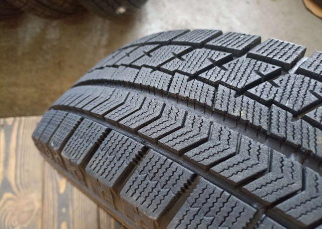 Bridgestone Blizzak VRX 185/65 R15