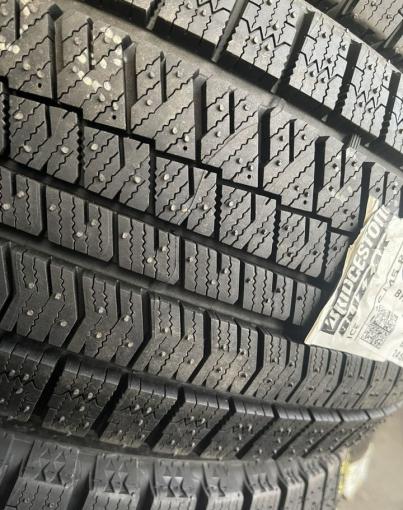 Bridgestone Blizzak Ice 245/45 R18 96S