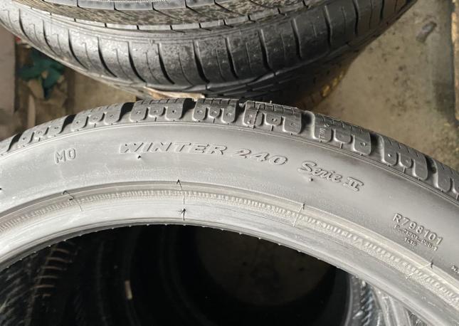 Pirelli Winter Sottozero 240 Serie II 255/35 R19 и 295/30 R19 96V