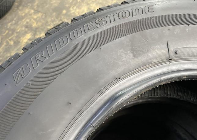 Bridgestone Blizzak VRX 205/65 R15 94Q