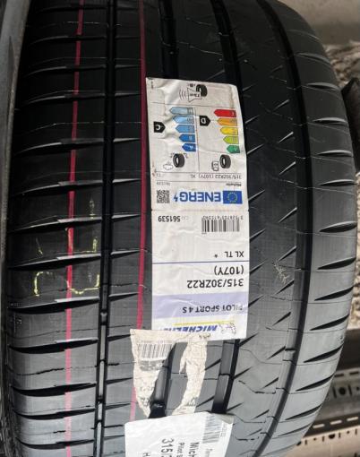 Michelin Pilot Sport 4 S 315/30 R22