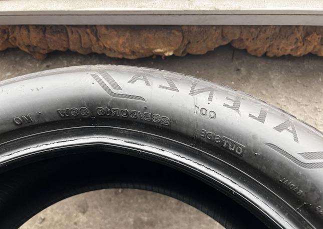 Bridgestone Alenza 001 235/50 R19