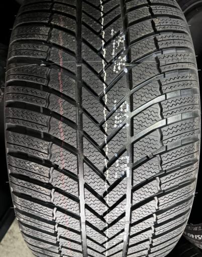 Bridgestone Blizzak LM-005 295/35 R21