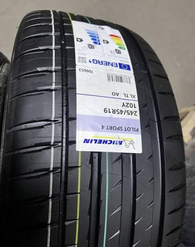 Michelin Pilot Sport 4 245/45 R19 и 275/40 R19