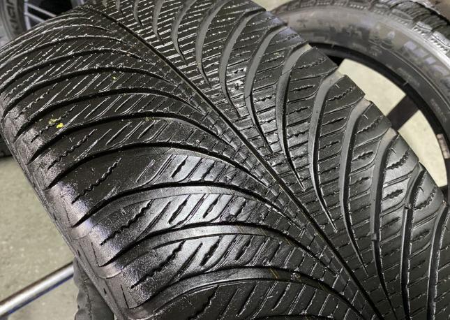 Goodyear Vector 4Seasons Gen-2 235/55 R19 105W