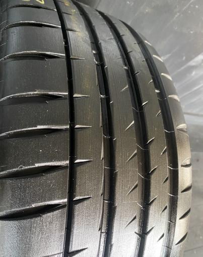 Michelin Pilot Sport 4 S 225/35 R19