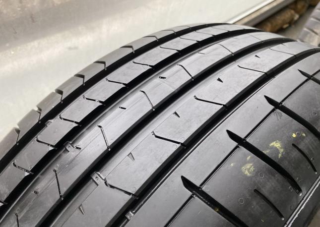 Pirelli P Zero PZ4 235/50 R20 104Y