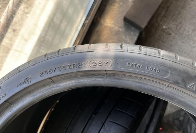 Michelin Pilot Super Sport 245/35 R21