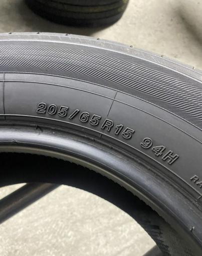 Yokohama Advan dB V552 205/65 R16