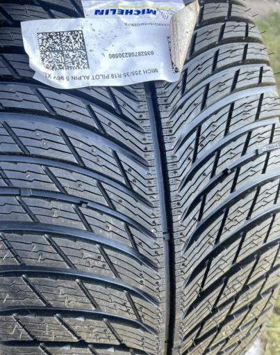 Michelin Pilot Alpin PA5 225/40 R19 и 255/35 R19 Y