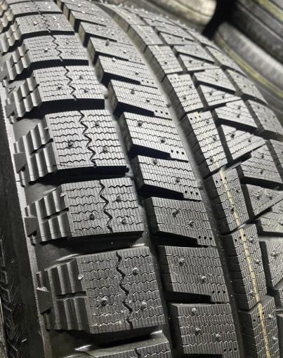 Bridgestone Blizzak RFT 205/60 R16