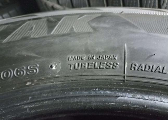 Bridgestone Blizzak DM-Z2 235/65 R18