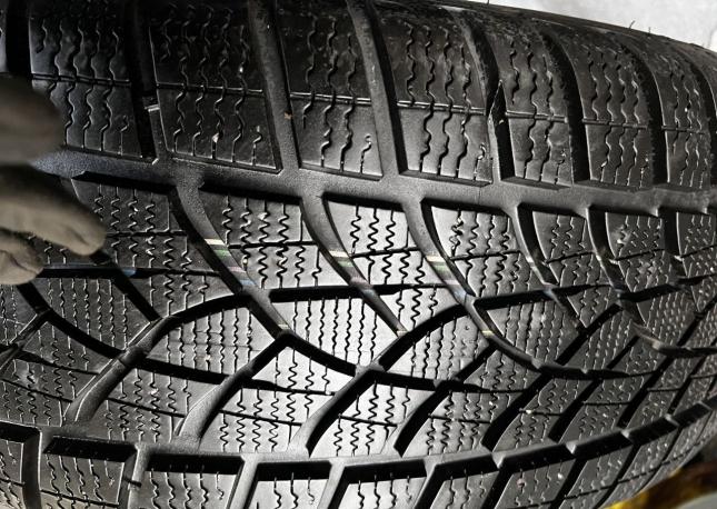 Goodyear UltraGrip Performance 235/55 R18