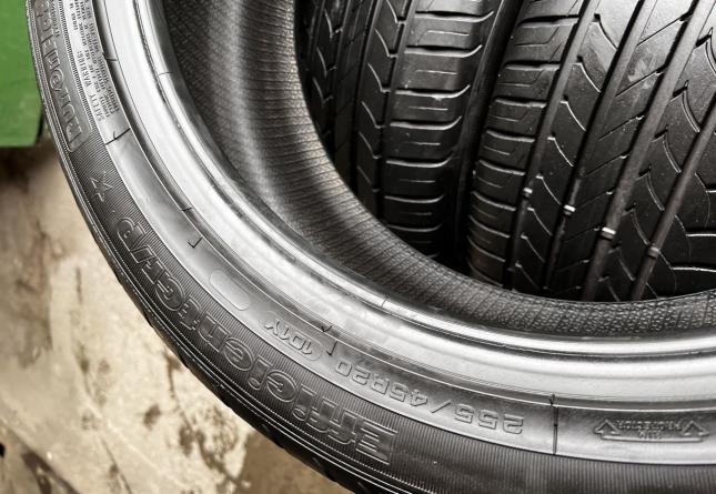 Goodyear EfficientGrip 255/45 R20