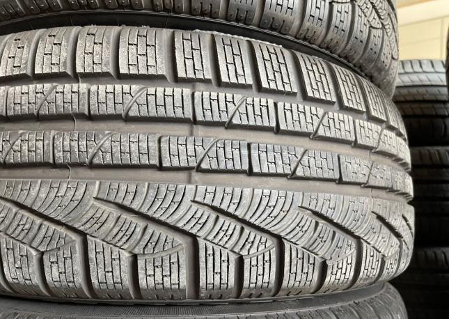 Pirelli Winter Sottozero 240 Serie II 235/50 R19 103H