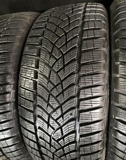 Goodyear UltraGrip Performance 215/45 R18