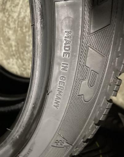 Goodyear Eagle Ultra Grip GW-3 225/45 R17