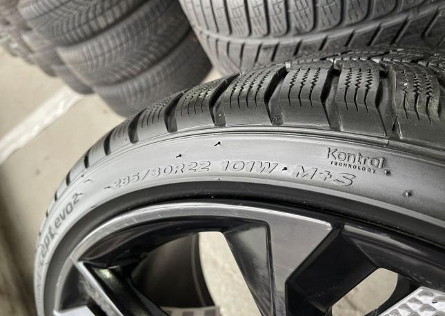 Hankook Winter I&#39;Cept Evo2 W320A SUV 285/30 R22