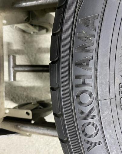 Yokohama BluEarth RV-01 215/60 R17