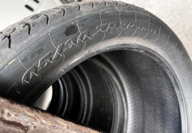 Pirelli P Zero 305/30 R20 и 245/35 R20