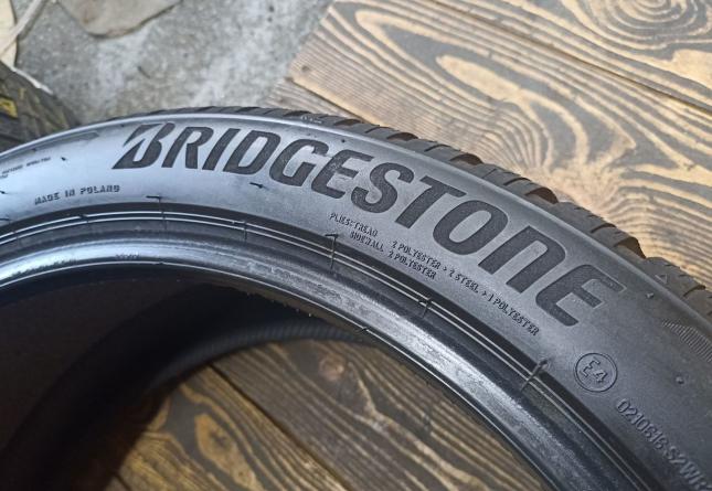 Bridgestone Blizzak LM005 RFT 265/40 R21