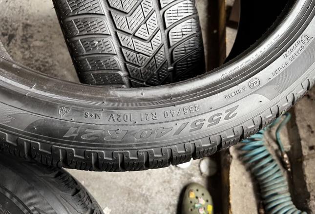 Pirelli Scorpion Winter 255/40 R21