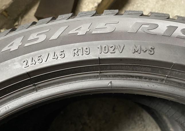 Pirelli Winter Sottozero 3 245/45 R19 и 275/40 R19 102V