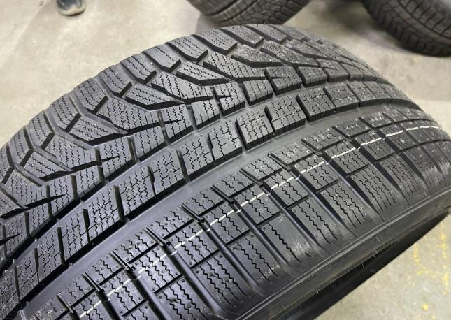 Hankook Winter I&#39;Cept Evo 3 W330A 295/35 R23 108W