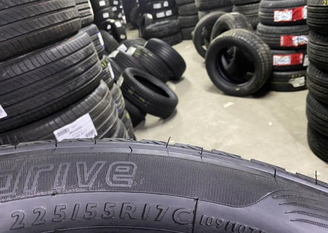 Dunlop EconoDrive 225/55 R17C