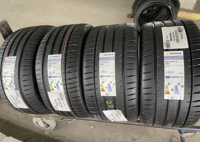 Michelin Pilot Sport 4 S 255/35 R19 и 285/30 R19 Y