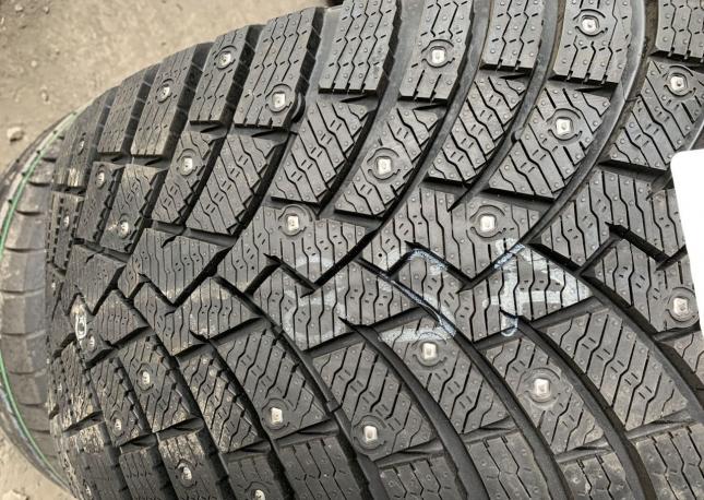 Pirelli Ice Zero 2 285/40 R21